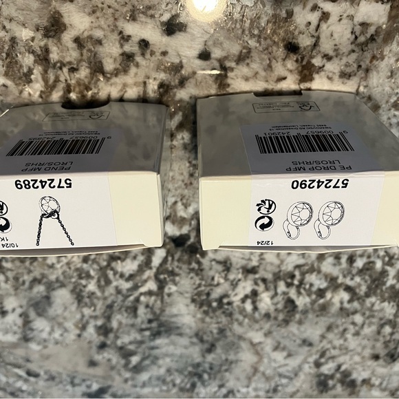 Swarovski Pink Crystal Earrings and Necklace Set - Picture 8 of 8